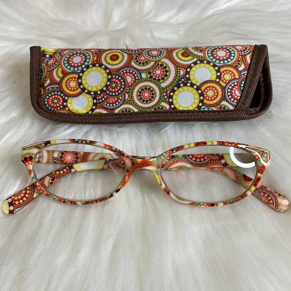Accessories - Fashion Reading glasses with matching case 1.75 🛍️🛒